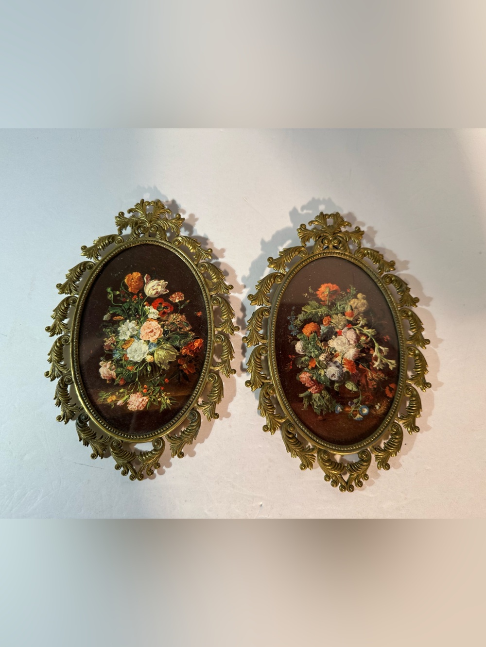 Victorian Set Of 2 1900-1920 Hanging Metal Oval Framed Floral Bouquet Italy